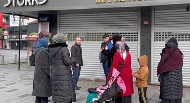 Düzce'de kuyumcu vurgunu iddiası: Mağdurlar evin önünde toplandı