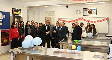 Gebze'de Başkan Büyükgöz ve Kaymakam Özyiğit'ten okullara ziyaret