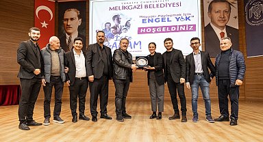 İşitme engelliler Kayseri Melikgazi'de sanatın birleştirici gücünde buluştu