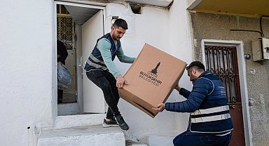 İzmir Büyükşehir'in kış destek paketleri ulaştırılıyor