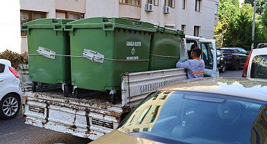 İzmir Karabağlar'da çöp konteynerleri yenileniyor