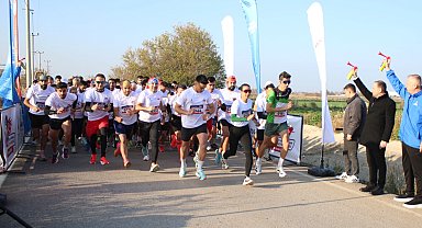 İzmir'de gençler Cumhuriyet'e koştu