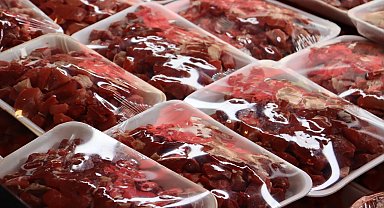 İzmit'te 'halk et' yüzleri güldürürken, 'askıda et' desteği sürüyor