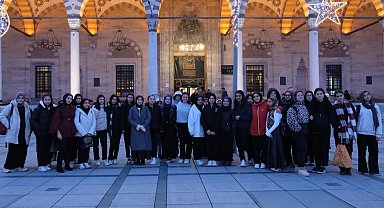 Karatay'da öğrenciler sabah namazı programında buluşuyor