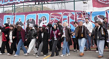 Keçiören'de üniversiteli Trabzonsporlulardan coşkulu horon festivali