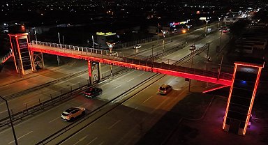 Kocaeli'den kadına şiddete karşı turuncu mesaj