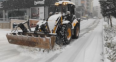 Mardin Büyükşehir de karla mücadelede