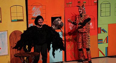 'Renkli Çoraplı Kuzgun' Gebzeli miniklerle buluştu