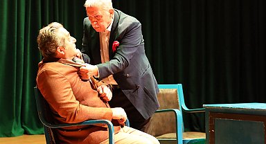 Sakarya'da "Aşk Eski Bir Yalan"a seyirciden tam not