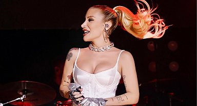 Sezen Aksu'dan İrem Derici'ye özel şarkı