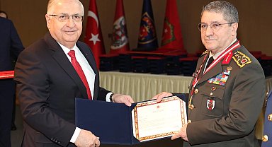 Bakan Güler'den TSK'ya övgü, teröre net uyarı