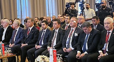 Başkan Aydın 'Afetlere Dirençli Kentler Paneli'ne katıldı