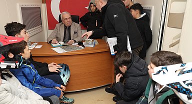 Başkan Şadi Özdemir'e Kızılcıklı'da çocuklardan kaykay park talebi