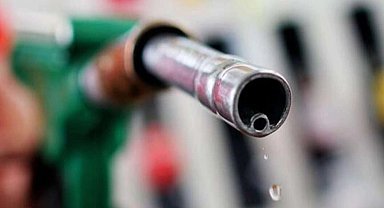 Benzin ve motorine yılın ilk zammı