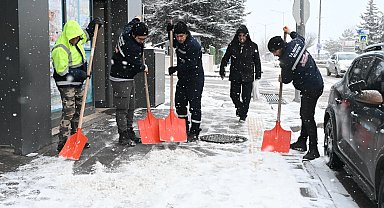 Bielcik Bozüyük'te karla mücadele çalışmaları başladı