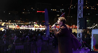 Bursa Yeni Yıl Meydanı’nda yılbaşı coşkusu 