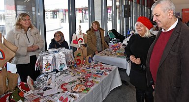 Bursa'da girişimci kadınların el emeği Osmangazi Meydanı'nda buluştu