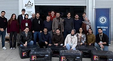 Bursa'da üniversiteli gençlerden sokak hayvanlarına sıcak yuva