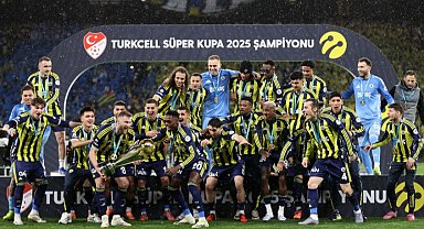 Cumhurbaşkanı Erdoğan'dan Süper Kupa'yı kazanan Fenerbahçe'ye tebrik
