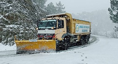 Denizli Büyükşehir kar mesaisinde