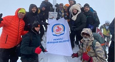 Denizli'de Kazıkbeli Savaşı anısına Honaz Dağı'na zirve tırmanışı