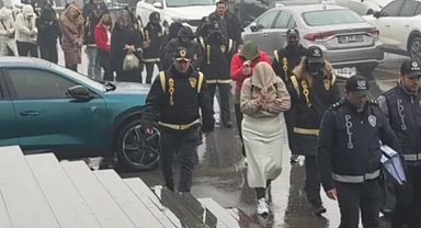 Düzce'de fuhuş operasyonunda gözaltına alınan 9 kadın adliyede