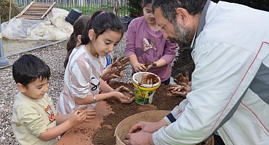 Efes Selçuk'ta üretici pazarı etkinliklerle renkleniyor