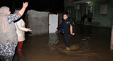 Ege’de Sağanak ve Fırtına Hayatı Felç Etti