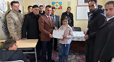 Erzurum'da şehit çocuklarının ilk karne heyecanı paylaşıldı