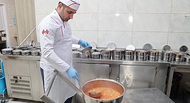 Gebze'de aylık 8 bin öğün sıcak aş oldu