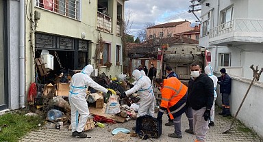 Görükle’de iki katlı çöp ev temizlendi