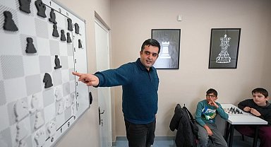 İstanbul Maltepe'de çocuklara satranç kursu
