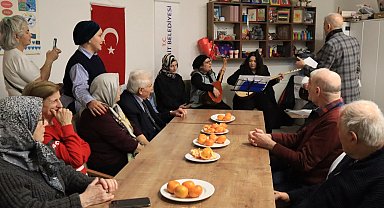 İZMEK'te bağlama kursundan anlamlı dinleti