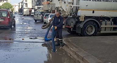 İzmir Çiğli'de fırtına ve sağanak seferberliği