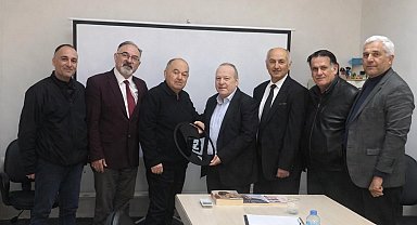 İzmir için sert tablo: Trafik kilit, körfez alarmda, su denize akıyor