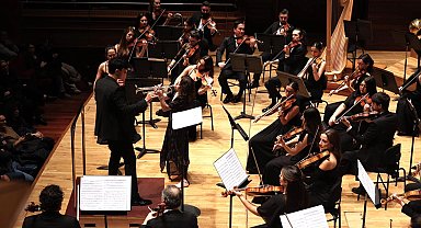 İzmir Oda Orkestrası dünyaca ünlü sanatçılarla sahne aldı