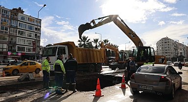 İzmir'de ana boru arızasına İZSU'dan hızlı müdahale