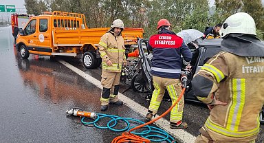 İzmir'de zincirleme trafik kazasına itfaiyeden hızlı müdahale