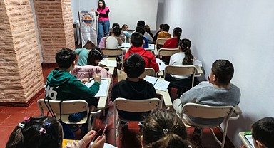 Kadın ve Çocuk Dayanışma Merkezi’nde İngilizce Derslerine Yoğun İlgi