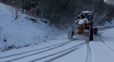 Karla kaplı yollar Bursa Büyükşehir’le açılıyor