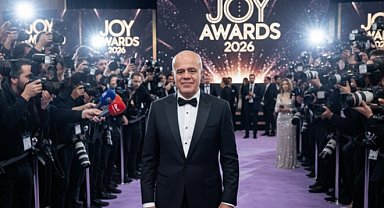 Kırmızı halıda bu kez Türk gazeteci Habib Aytekin konuşuldu