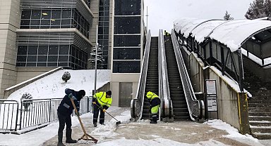 Kocaeli'de karla mücadelede 7/24 görevde