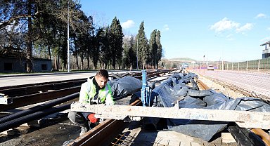 Kocaeli'de raylar Kartepe'ye doğru döşeniyor