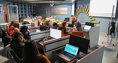 Konya Selçuklu'da öğretmenlere yapay zeka atölyeleri başladı