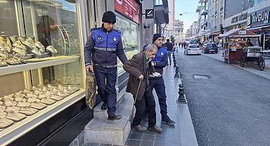 Mağdur vatandaşlara zabıta şefkati