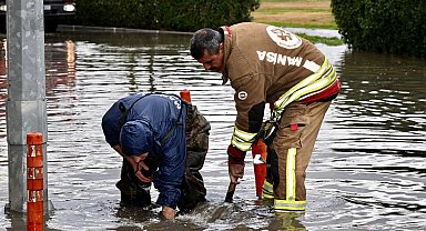 Manisa'da sağanak mesaisi