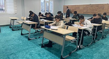 Mardin'de hafız öğrencilerin akademik başarısı takdir topluyor