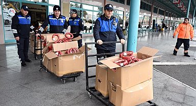 Mersin'de otobüslerde sağlıksız gıda sevkiyatına geçit yok