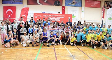 Mini Voleybol Turnuvası’nda Ödüller Sahiplerini Buldu