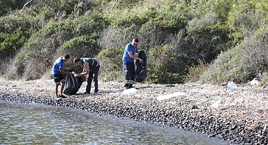 Muğla'da Gökova ve Göcek koylarında kıyı temizliği yapıldı